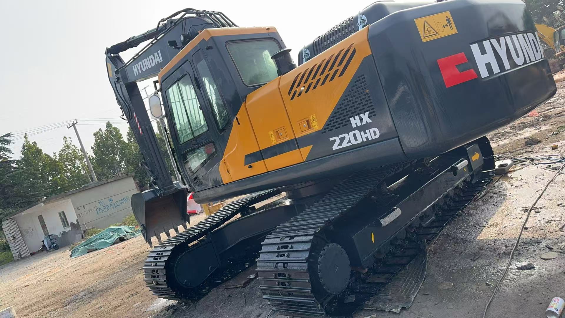 Second-hand high-quality Hyundai HX220HD excavators