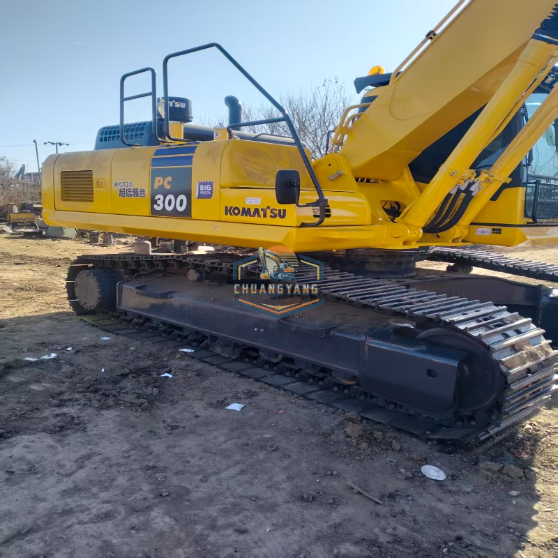 Used Komatsu PC300-7 hydraulic crawler excavator from Japan, high power, in good condition, low hourly rate for sale