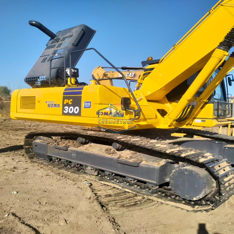 Used Komatsu PC300-7 hydraulic crawler excavator from Japan, high power, in good condition, low hourly rate for sale