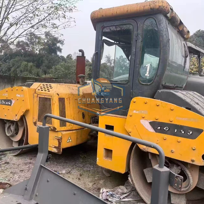 Used XCMG 12-ton double drum roller with highly efficient, precise, reliable, durable performance and easy to maintain