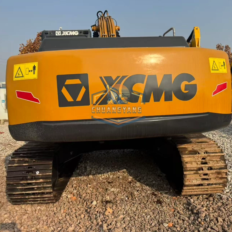 Used 22-ton XCMG XE215DA hydraulic crawler excavator in good condition for sale