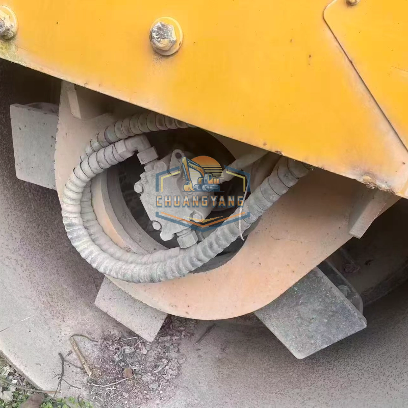 Used XCMG 12-ton double drum roller with highly efficient, precise, reliable, durable performance and easy to maintain
