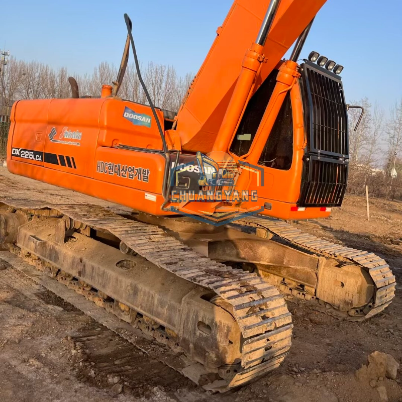 Original Genuine Used Doosan DX225 Crawler Excavator Is Fully Operational and Ready for Export