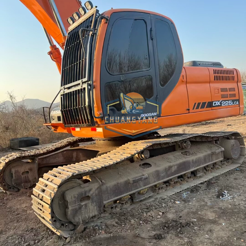 Original Genuine Used Doosan DX225 Crawler Excavator Is Fully Operational and Ready for Export